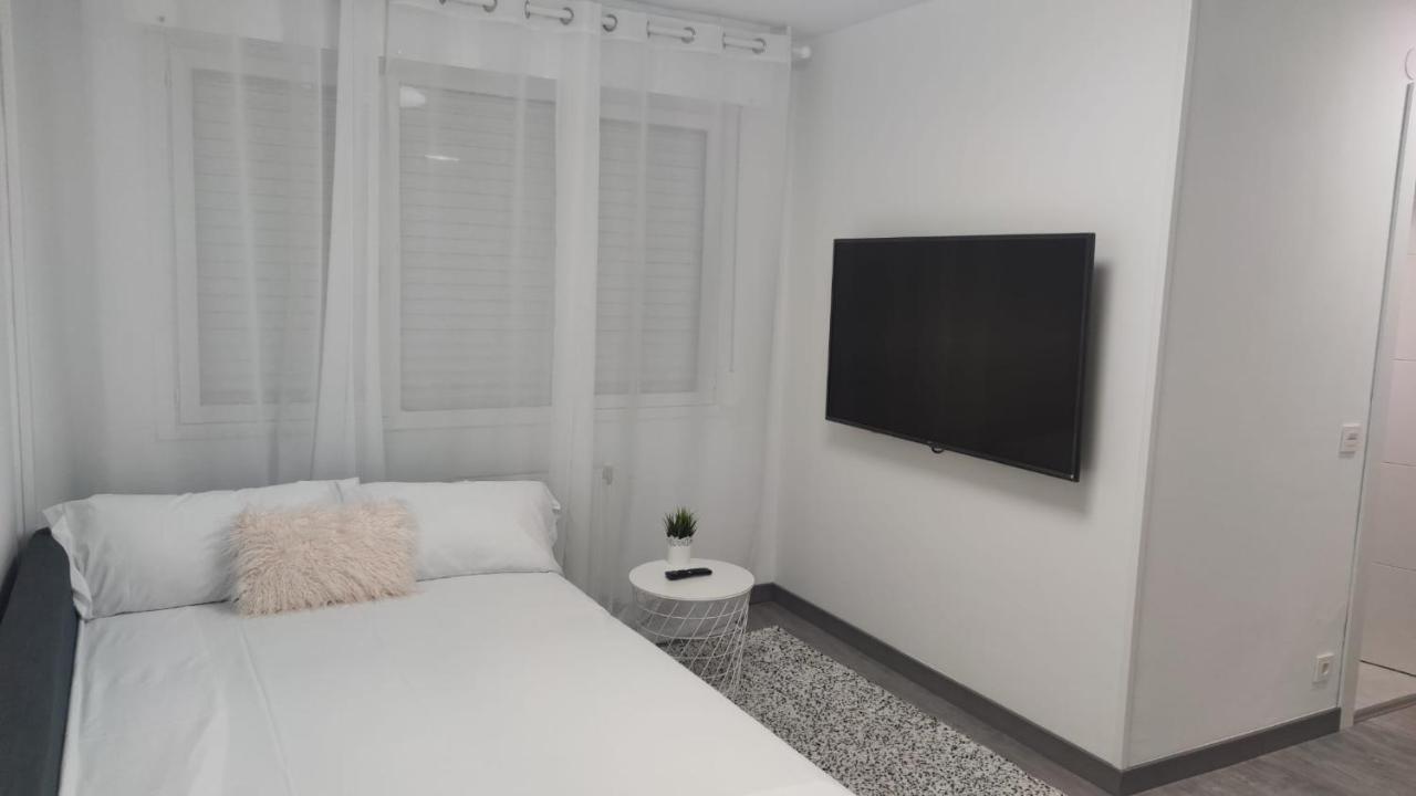 Casa Gascona Con Parking, Wifi Y Netflix Gratis!! By Delabra Apartments Овиедо Екстериор снимка